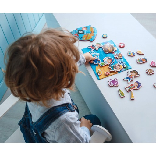 Magnetic game «Pirates»