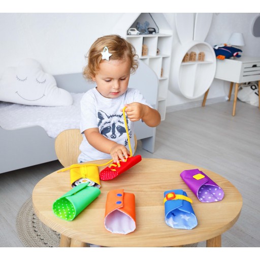 Educational game «Buckle Jackets»