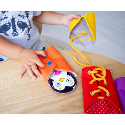 Educational game «Buckle Jackets»